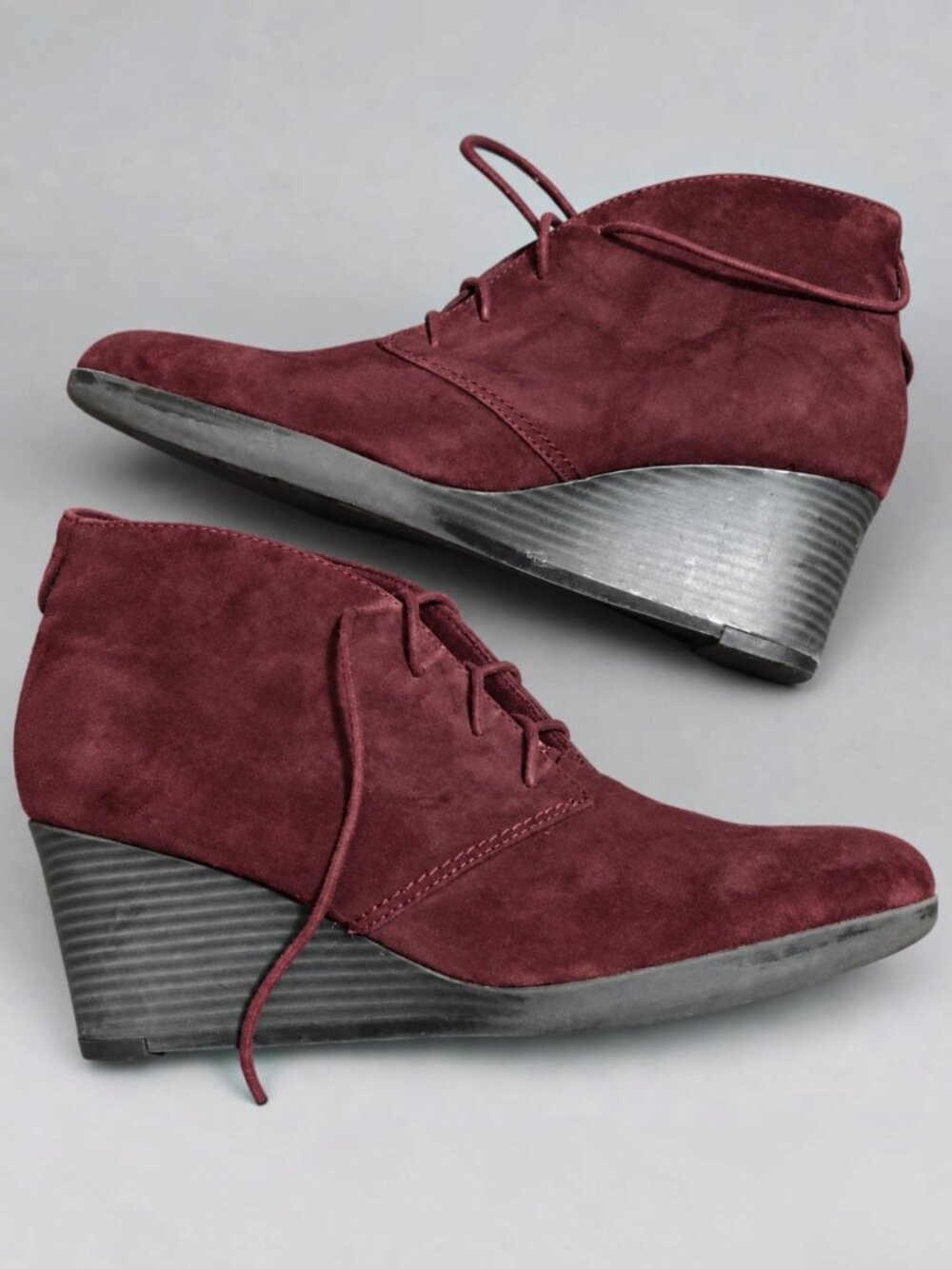Clarks Collection Burgundy Suede Lace-Up Wedge Ankle Boots Size 8